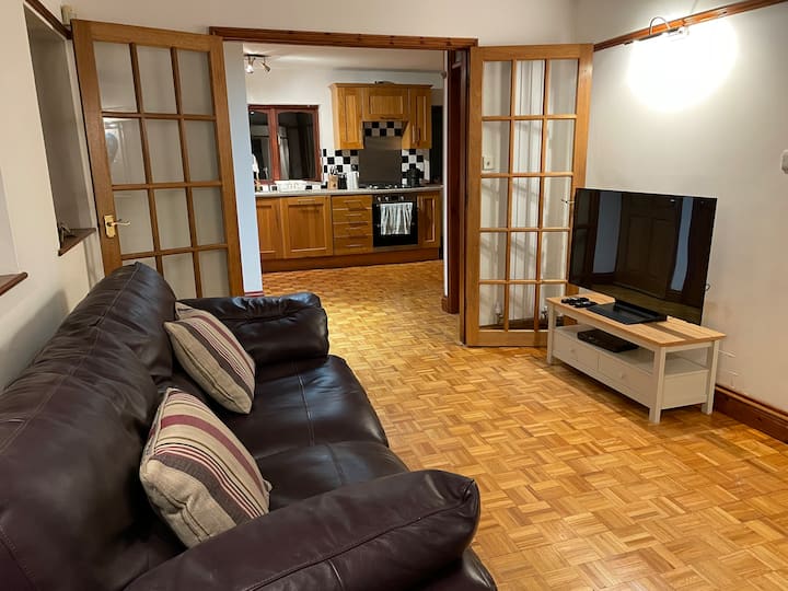 Chalet Bungalow For Up To 6 People - Free Parking - Burnham-on-Sea