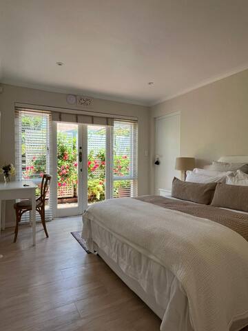 Cosy Cottage in Claremont gallery image 4