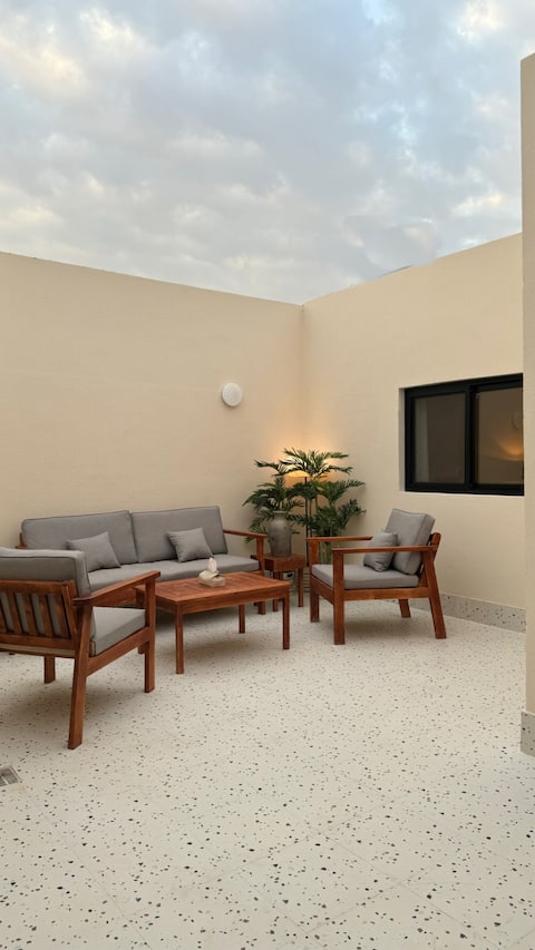 2BR luxury with Private Outdoor Area