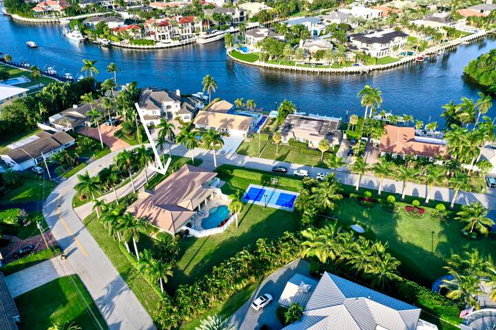 Mother of Pearl Luxury Home gallery image 2