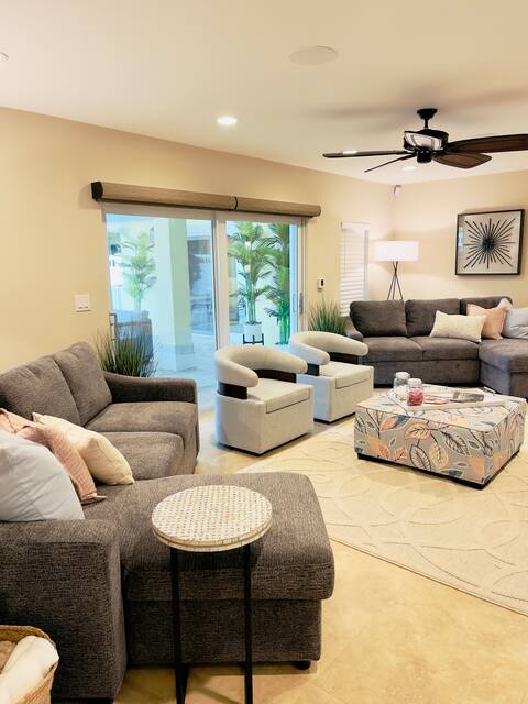 Top performing Airbnb: Mother of Pearl Luxury Home in Deerfield Beach