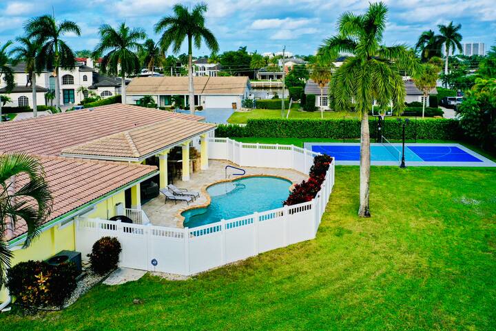 Mother of Pearl Luxury Home gallery image 3