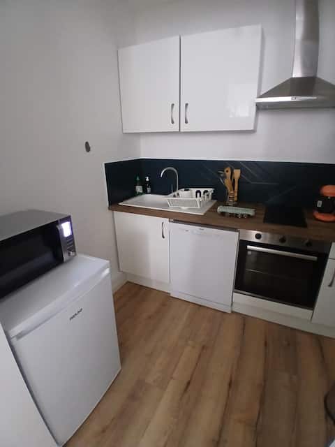 Annonce Airbnb populaire: Comfortable studio for 2 people à Faubourg Nord