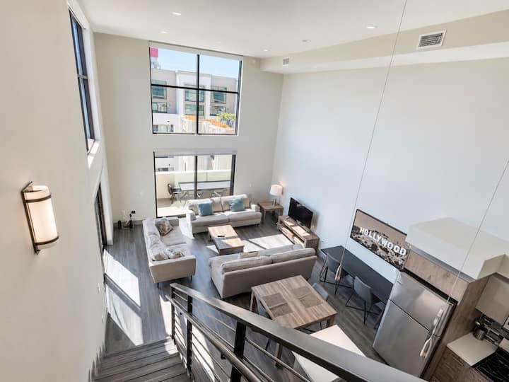 Modern High Rise 1 Bedroom In Miracle Mile - Beverly Hills, CA