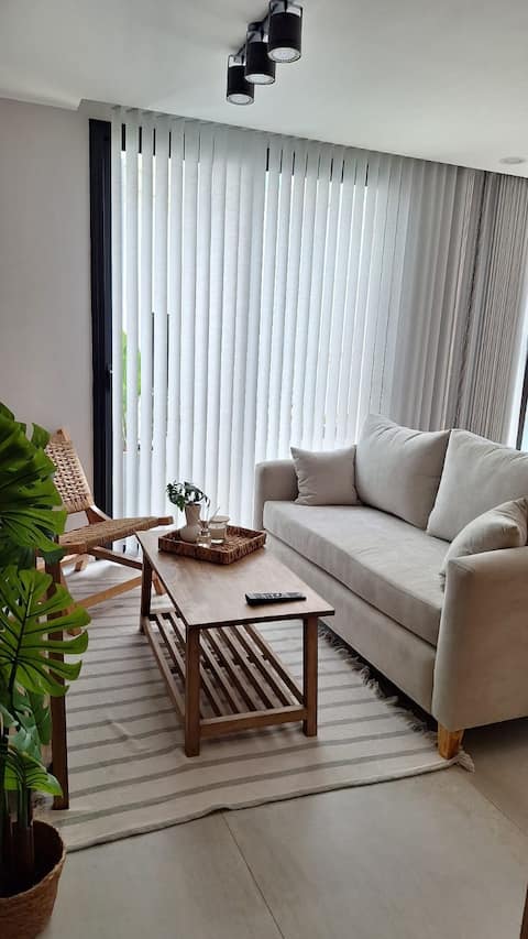 Popular Airbnb listing: recycled house with garden 3 rooms, Guemes area in Lomas De Stella Maris