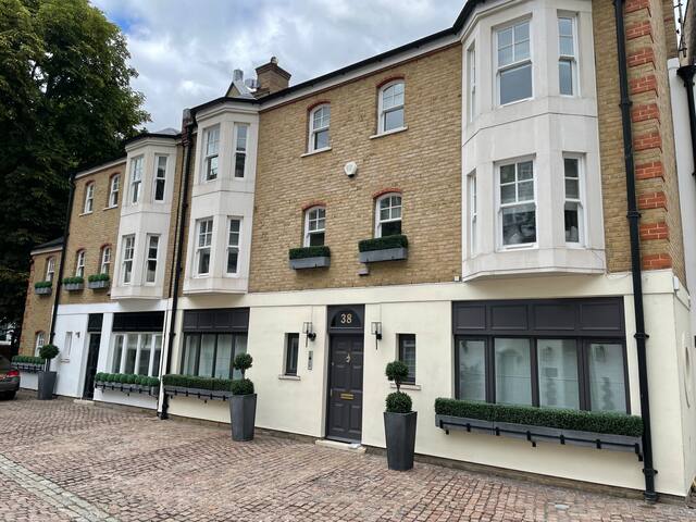 Harrods is your corner Shop… gallery image 2