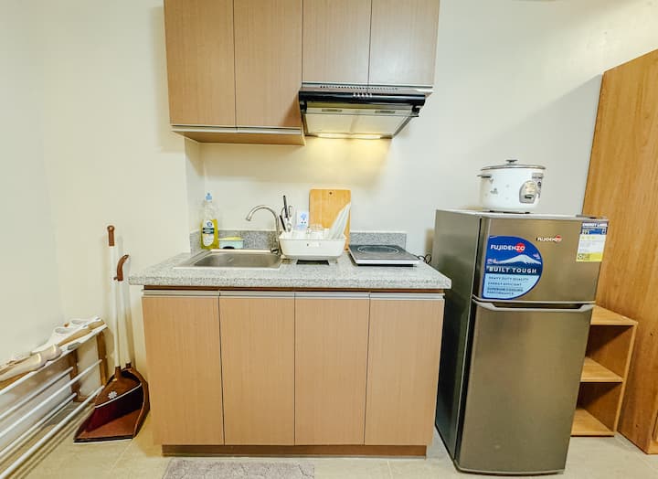 Cozy 1736 W/ Balcony Near It Park 300mbps+netflix - Cebu