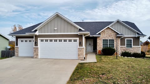 Luxury Ames Getaway!