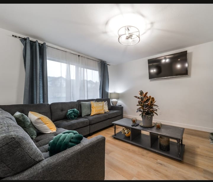 Chiccityescape3bdrm King - Stony Plain