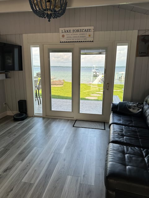 Higgins Lake Cottage I Beachfront I BOAT Mooring