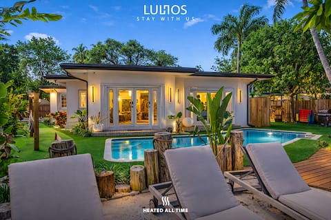 Lakefront Lux Home • GameRoom, Golf, Court & Kayak