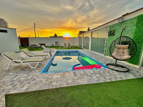 Big House 5 Star 16 person AC,Tv, Pool  at Peru