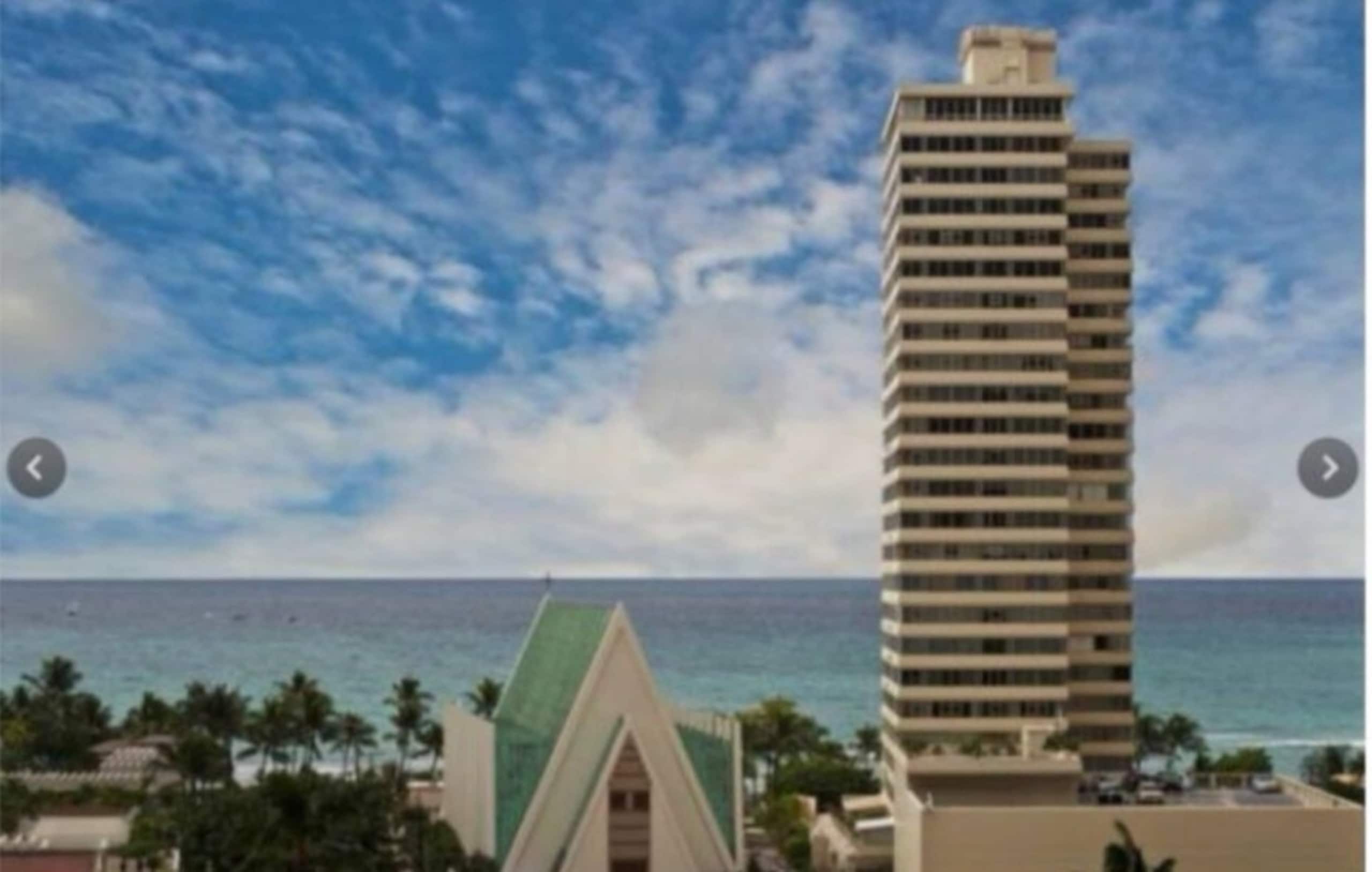 the whole ocean apt in waikiki with a free parking - Image 1