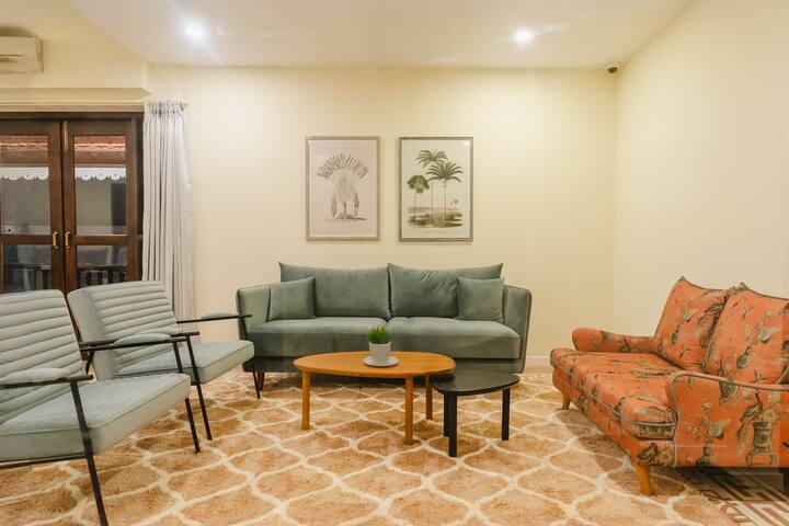 Living room image 6