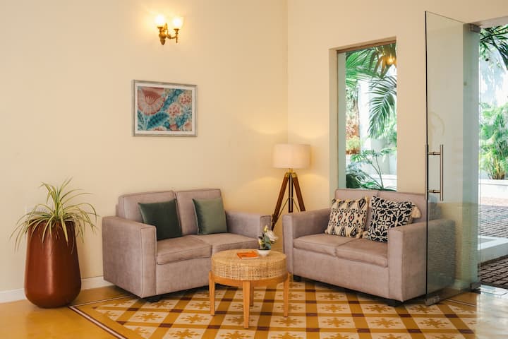 Living room image 3