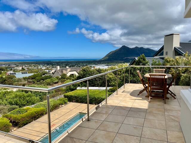 Shiraz Villa – views, security and elegance!