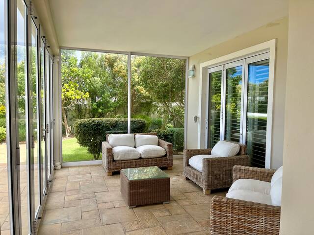 Shiraz Villa – views, security and elegance! gallery image 5