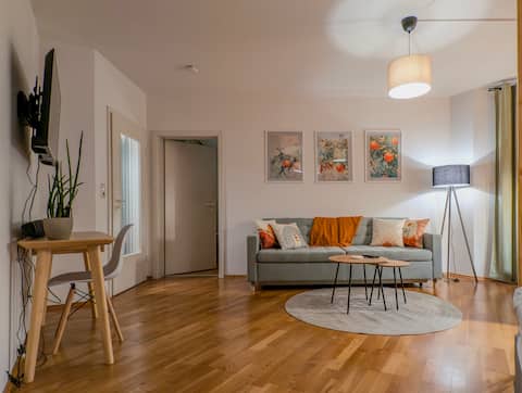 MDHomes | Near the main train station | up to 5 people | Underground parking