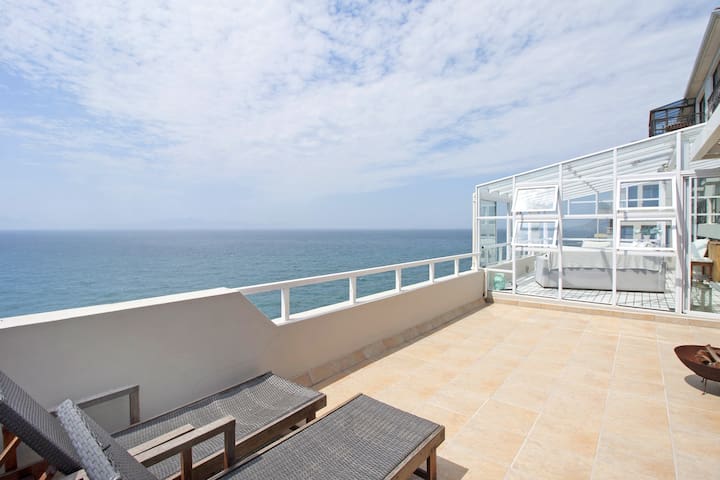 ‘Hoeked’ on the view