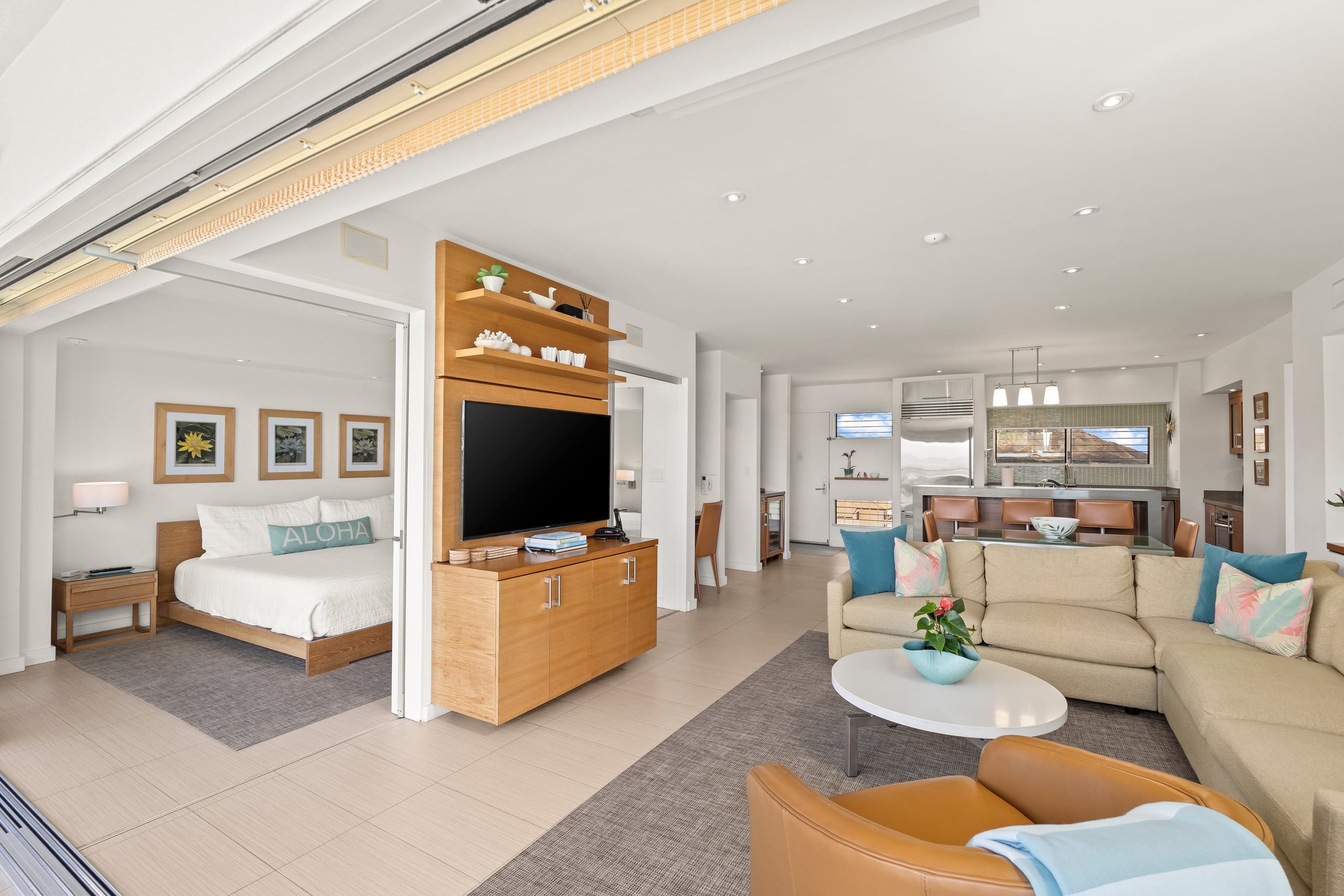 Condo in Honolulu · ★4.97 · 2 bedrooms · 2 beds · 2 private baths - Image 9