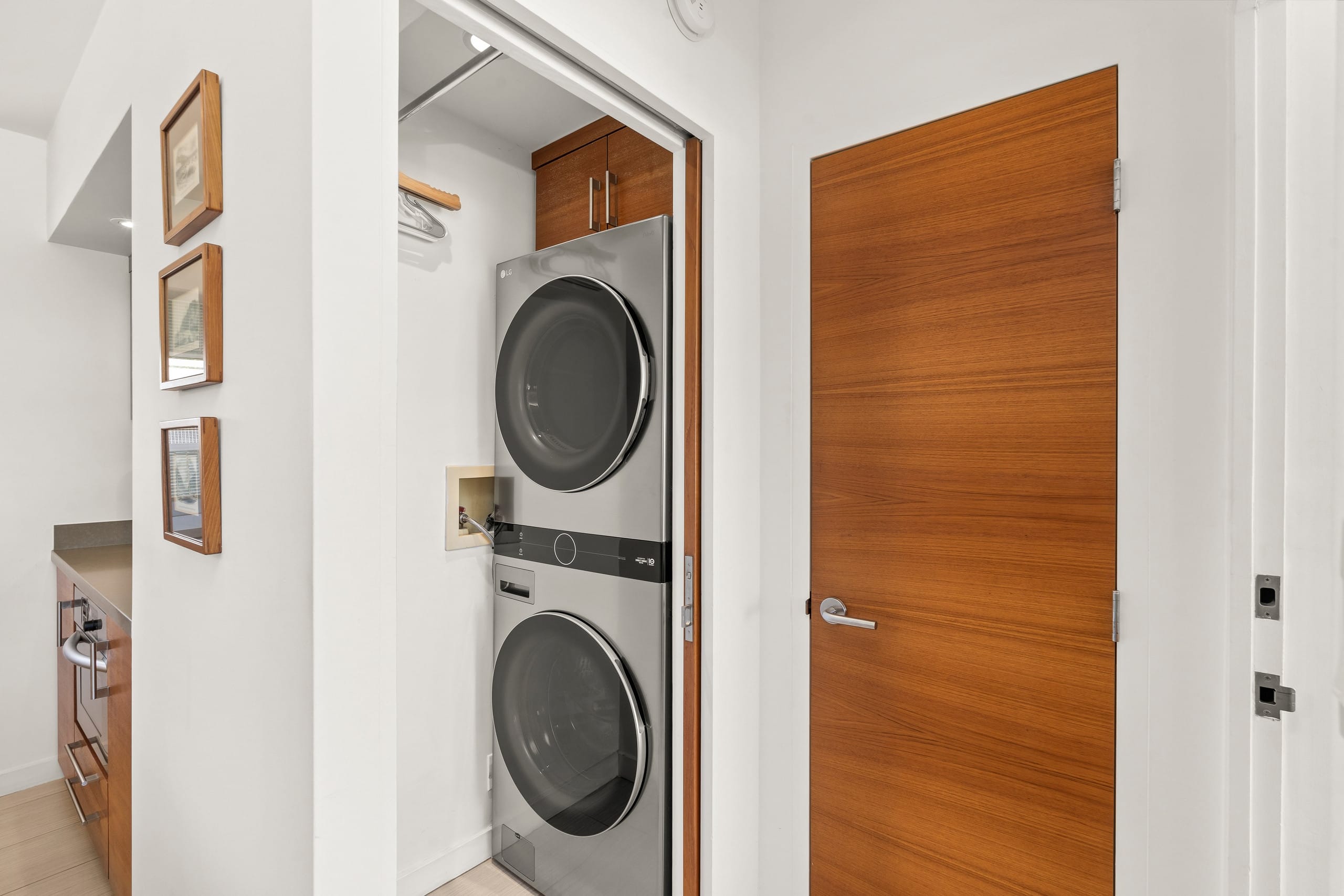 Condo in Honolulu · ★4.97 · 2 bedrooms · 2 beds · 2 private baths - Image 42