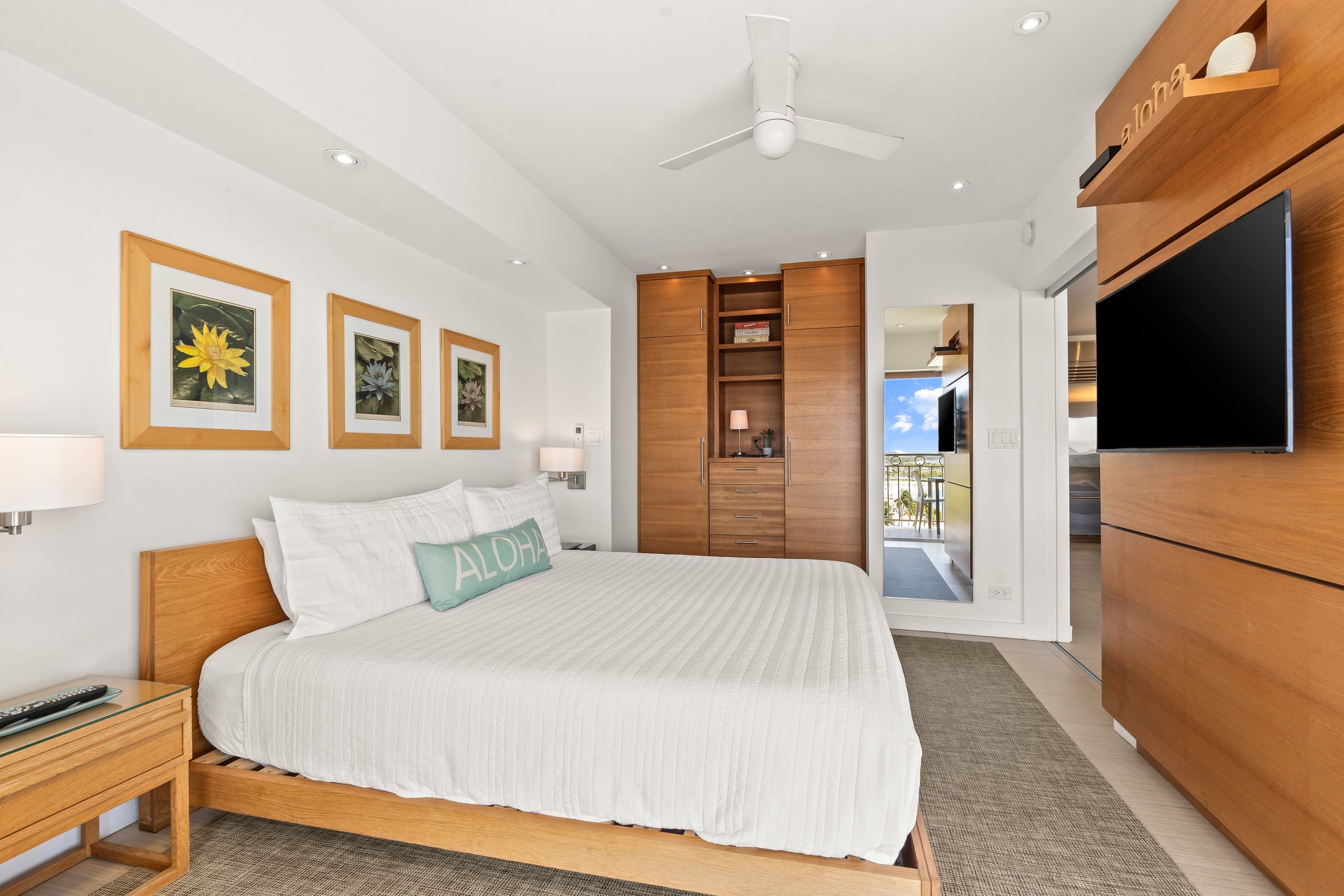Condo in Honolulu · ★4.97 · 2 bedrooms · 2 beds · 2 private baths - Image 3