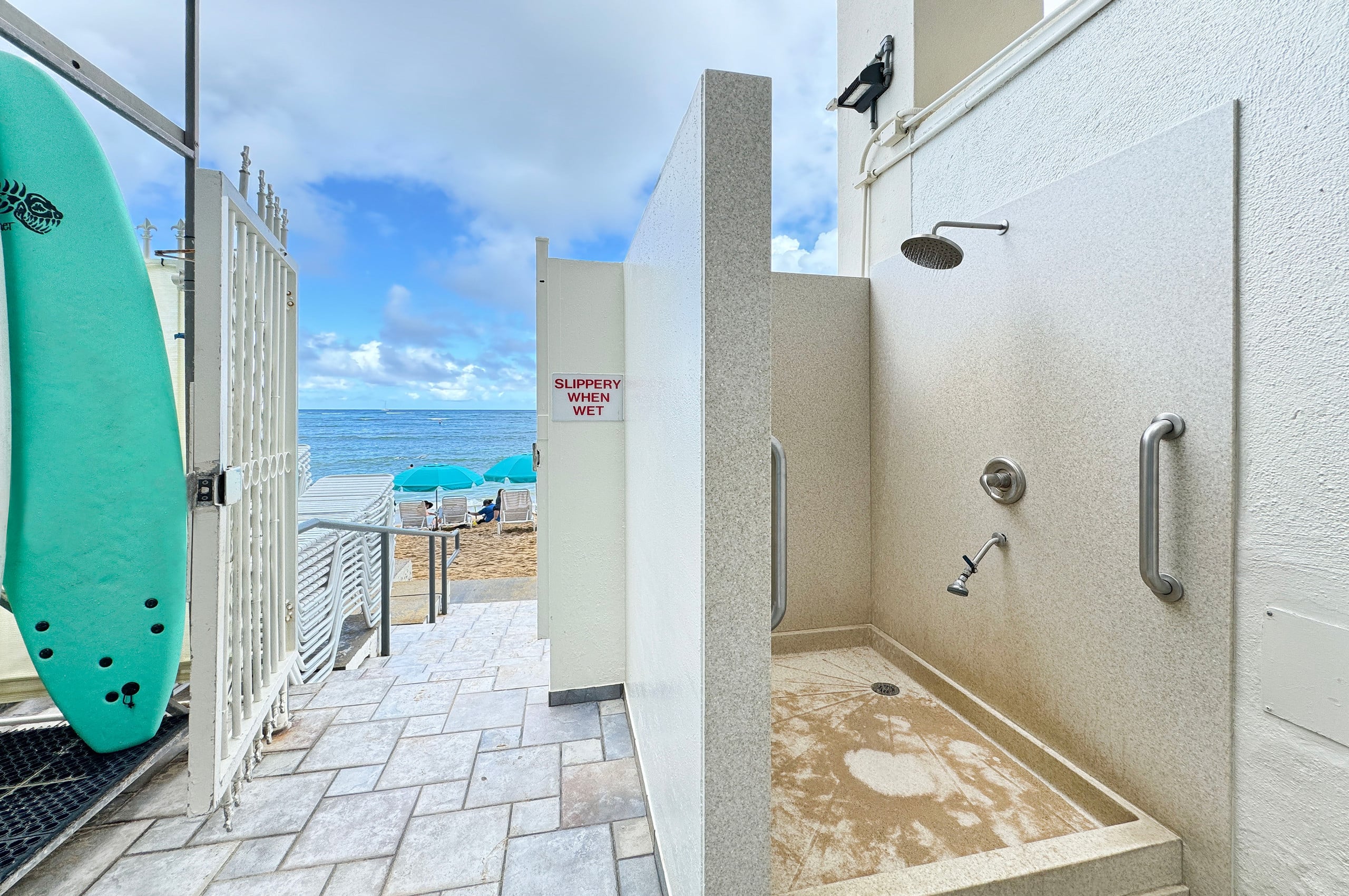 Condo in Honolulu · ★4.97 · 2 bedrooms · 2 beds · 2 private baths - Image 51