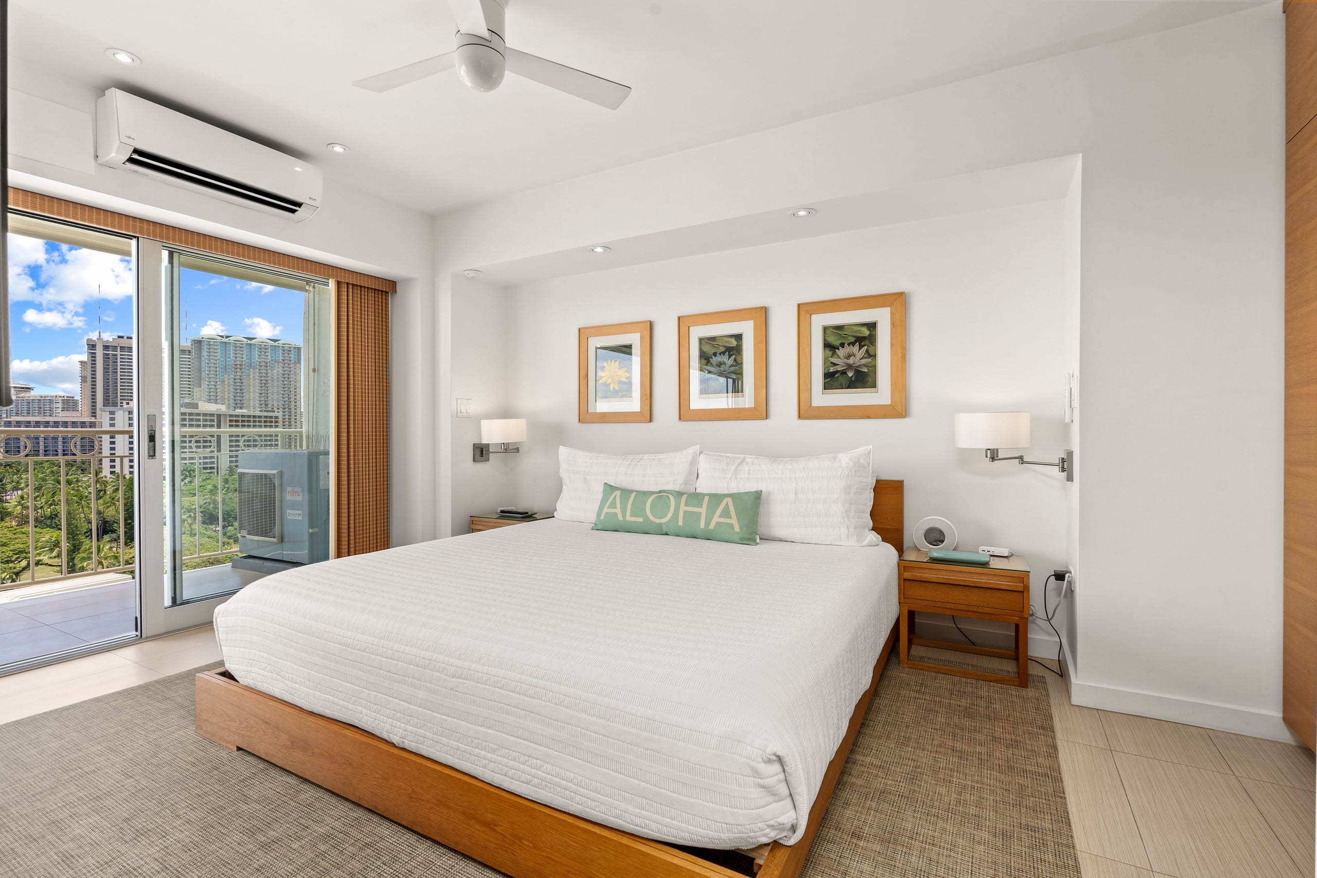 Condo in Honolulu · ★4.97 · 2 bedrooms · 2 beds · 2 private baths - Image 30