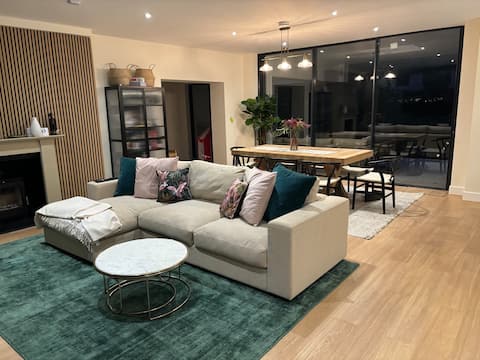 Newly renovated family home in quiet cul-de-sac