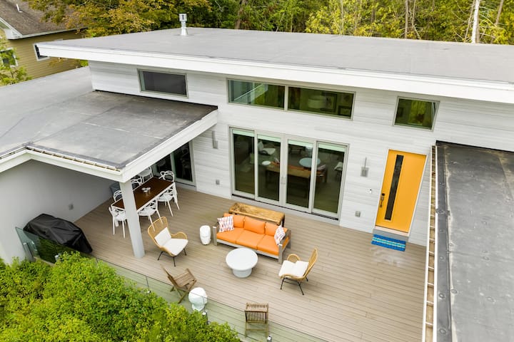 Stargazer – Modern Luxury Meets Up North Charm