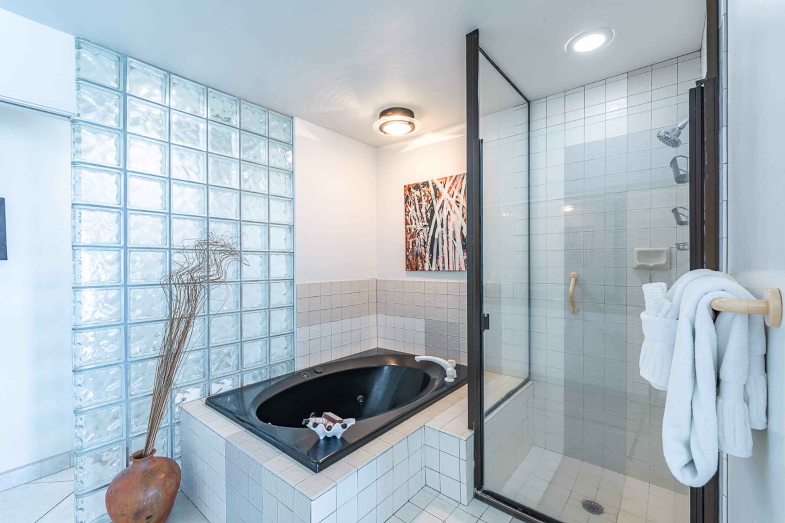 Condo in Lahaina · ★4.8 · 3 bedrooms · 4 beds · 3.5 baths - Image 34