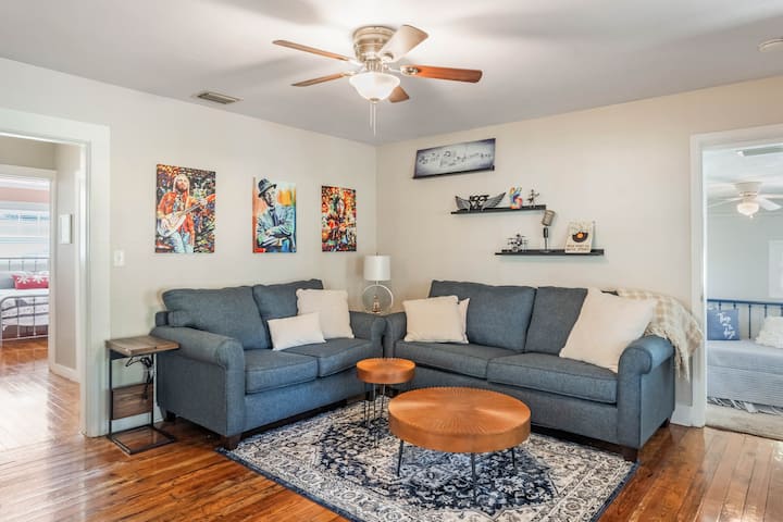 Sanford's Haven, 3 Bedroom, Sleeps 7 - Lake Mary, FL
