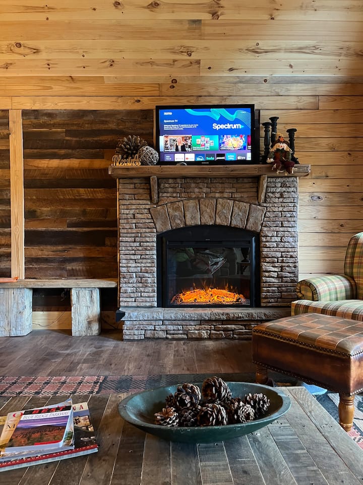 Firefly Lodge—mountain Log Cabin - Maggie Valley, NC