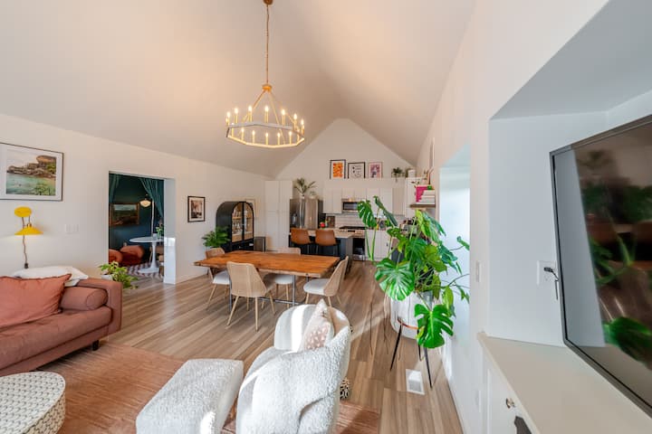 Quiet, Design-forward Retreat • Sauna + Full Gym - Albany, OR