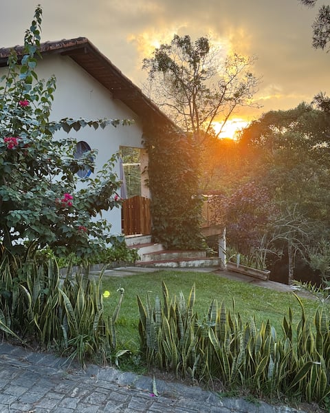 Chalet - hydro/sauna, in the middle of the woods, near the wine route