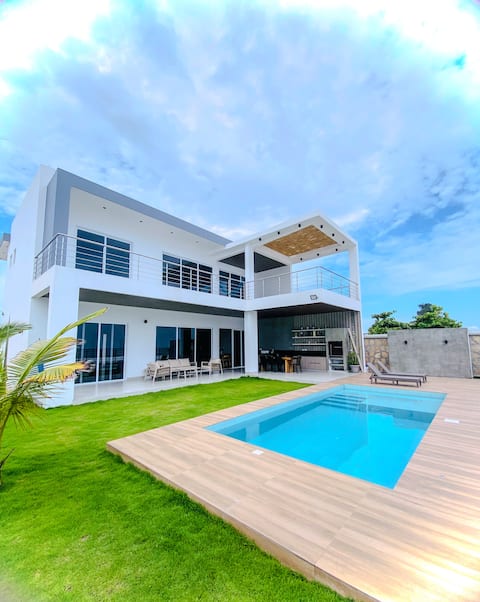 Luxurious oceanfront residence