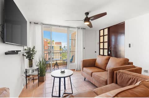 Top performing Airbnb: Oceanfront Penthouse w/ Private Terrace & Hot-Tub in Suárez