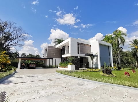 Hermosa Mansión 5 min de melgar