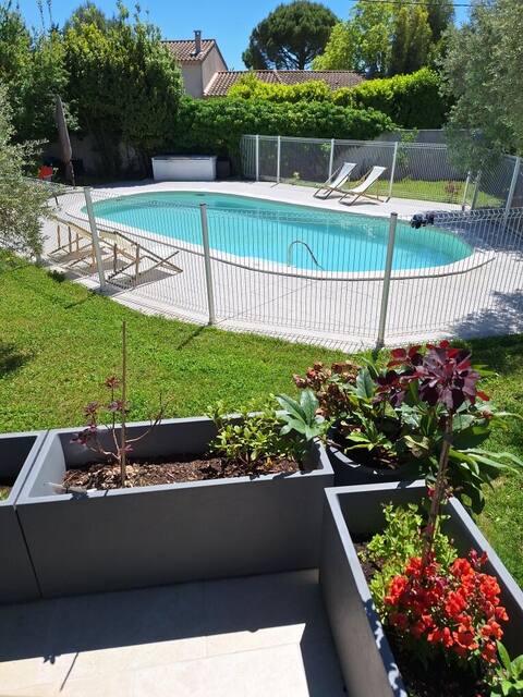 Family home 10 minutes from Avignon