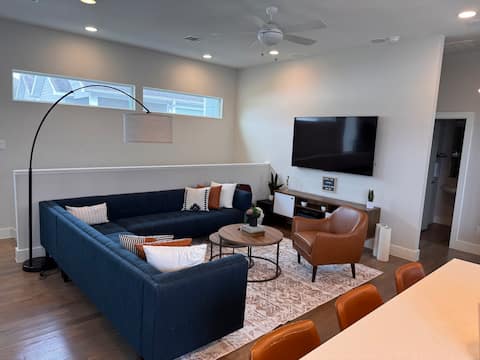 Popular Airbnb listing: 3BR Retreat | Close to NRG & Downtown | 12 Guests in Greater Fifth Ward