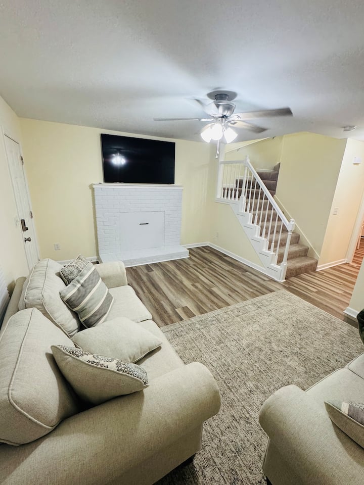 Home In Nashville - Nashville Shores, Hermitage