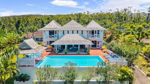 5BD Gated, Pool, incl Full Staff & Private Driver