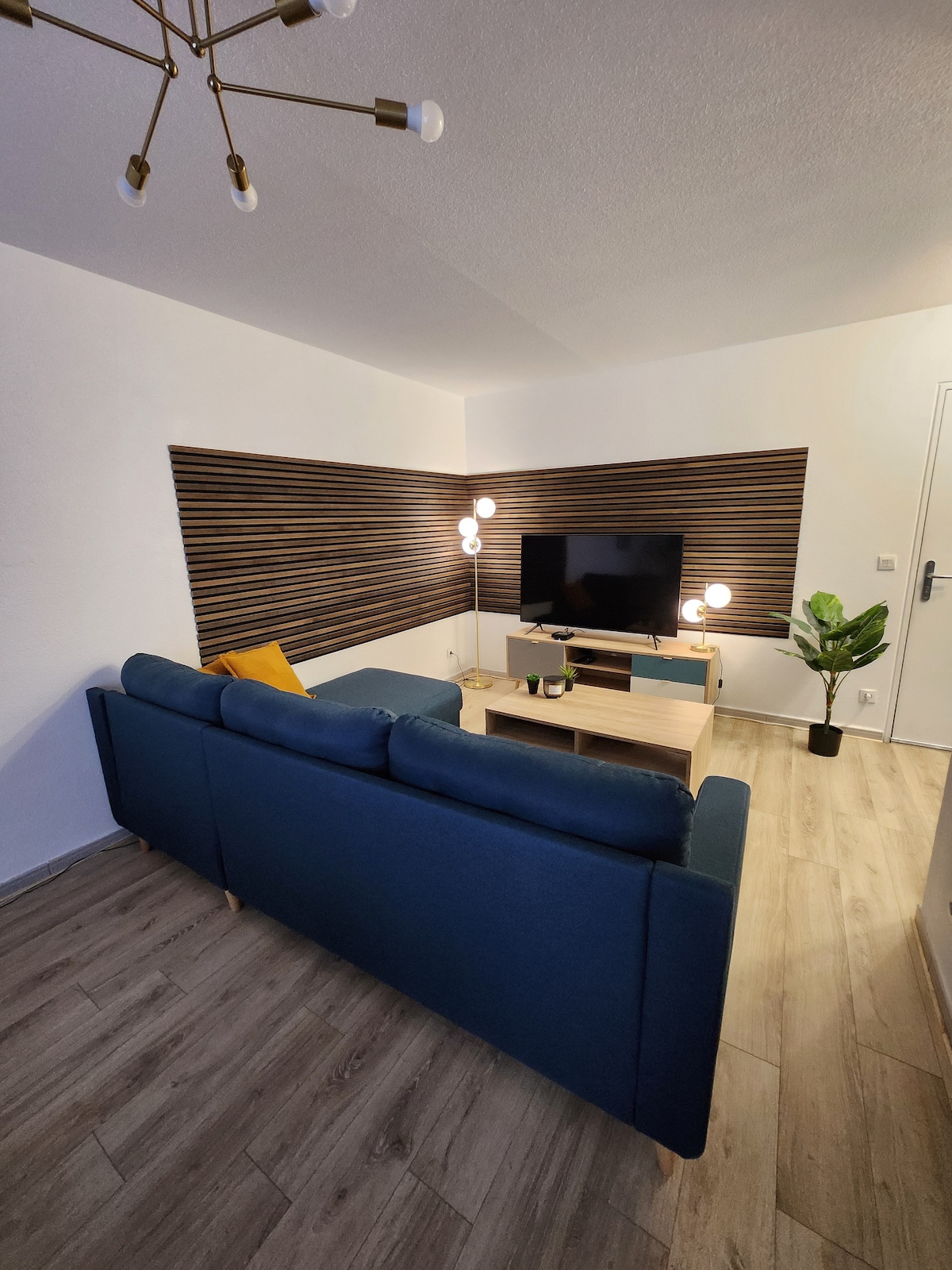 Successful Airbnb property: Comfortable & fully equipped apartment in Épinal