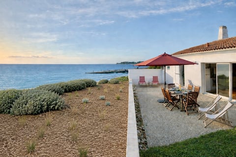 Ile de Ré, oceanfront house, quiet area
