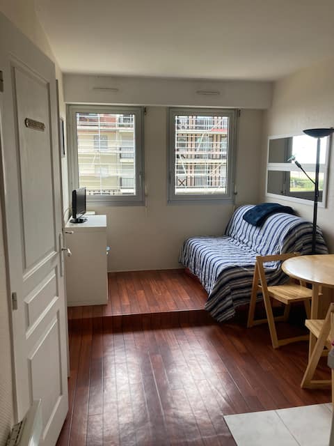 Top Airbnb: Studio in residence facing the sea and close to thalasso in Cabourg
