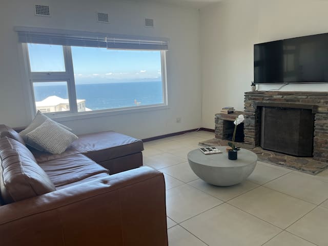 3 min drive toBouldersBeach*pool gallery image 3