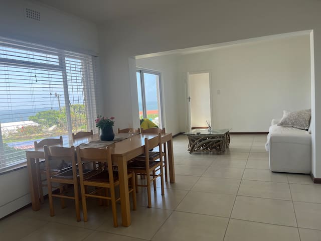 3 min drive toBouldersBeach*pool gallery image 4