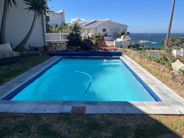 3 min drive toBouldersBeach*pool gallery image 2