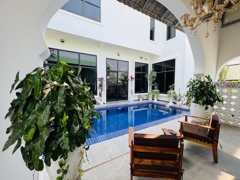 The Little Garden Villa