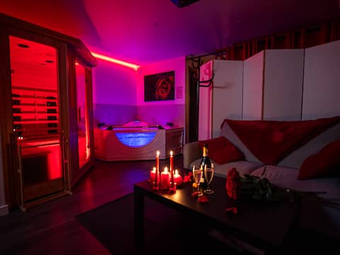 Forbidden Night – Hot Tub, Sauna & Secret Room
